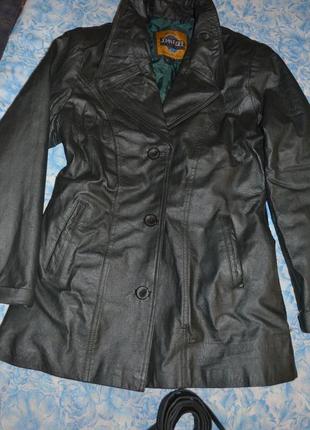Кожаная куртка, с поясом , новая, но есть нюансы1 фото
