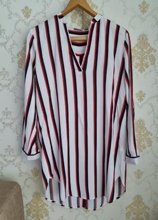 Подовжена сорочка в смужку з ґудзиками на спині b young