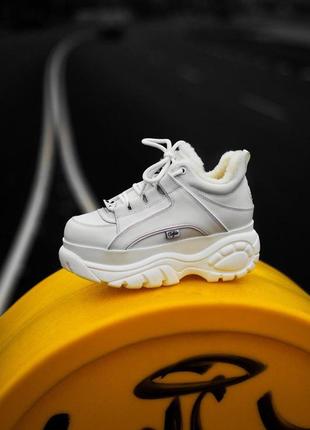Шикарні жіночі зимові кросівки buffalo london white fur на платформі з хутром 😍