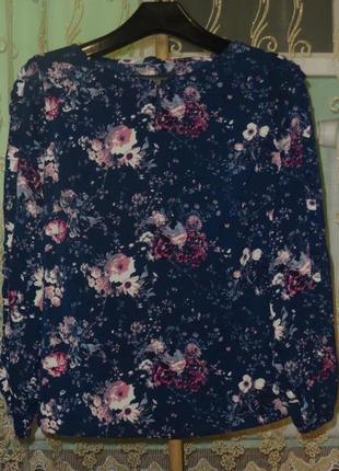 Яскрава блуза з квітковим принтом з крепу tchibo німеччина3 фото