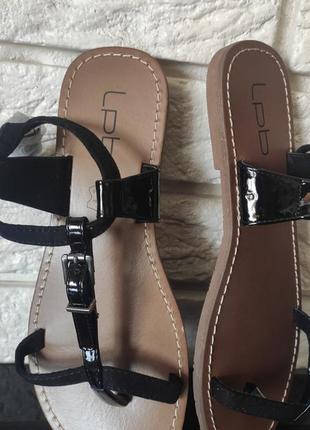 Босоножки через палец кожа lpb