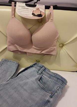 Шикарный базовый лиф-топ в рубчик
без косточек, застежка на 3 крючка,
бретели регулируются
размеры
s/m 75b 80в 75с
l/xl 75с,неповна 85с, 80в