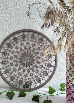 Вязаная мандала ручной работы в стиле бохо цвета кофе с молоком. эко-декор на стену в натуральных цветах1 фото