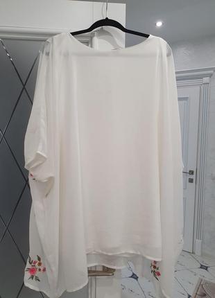 Красивая воздушная блуза с вышивкой батал оверсайс