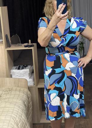 Трикотажная ярка и удобное платье рр48-50