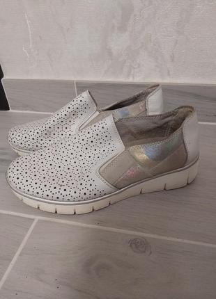 Красовки шкіра