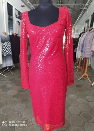 Новое нарядное платье с пайетками