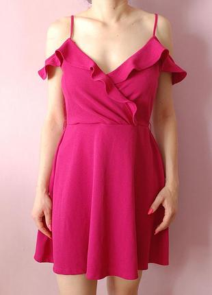 Яркое вечернее платье