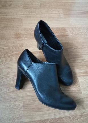 Кожаные туфли