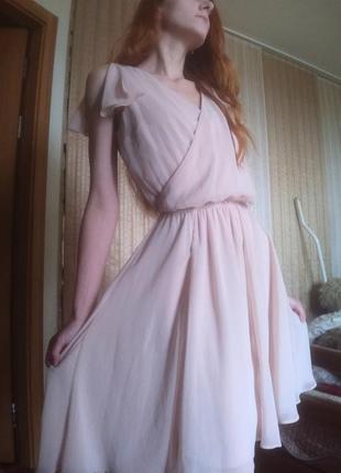 Платье нежно розового цвета, пудра, легкое шифоновое, с подкладкой