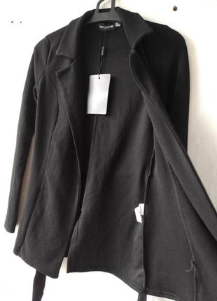 Новый женский черный легкий пиджак pretty little thing4 фото