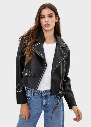 Розпродаж на нову куртку bershka