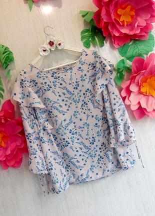 Неймовірно красива блузка в квітковий принт вільна фірмова світло-рожева з квітами