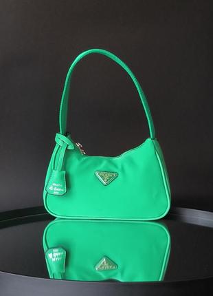 Жіноча сумочка prada prada re-edition 2005 green 24х15х7см