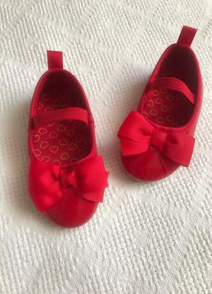 Красиві червоні босоніжки туфельки на резинці на дівчинку 21 р