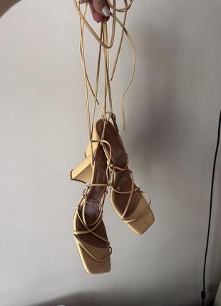 Босоножки kachorovska