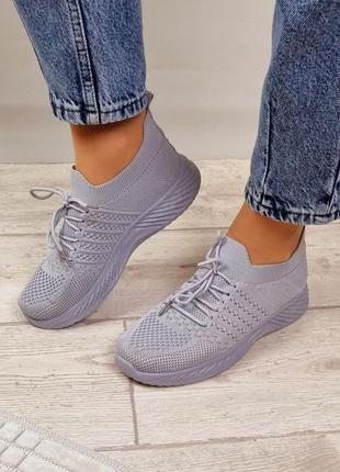 Кросівки на шнурках колір сірий