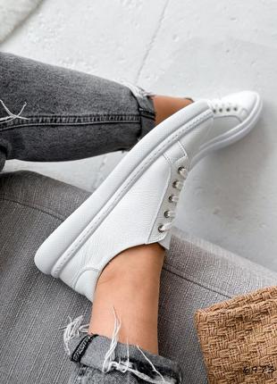Стильні білі жіночі кеди/кросівки на шнурівці шкіряні/шкіра-жіноче взуття на літо