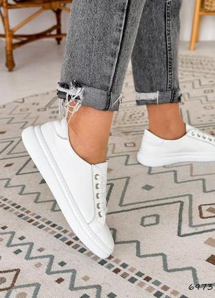 Стильні білі жіночі кеди/кросівки на шнурівці шкіряні/шкіра-жіноче взуття на літо