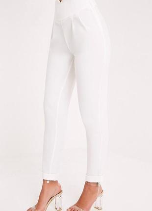 Белые брюки, высокая талия7 фото