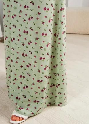 Романтична, довга сукня з квітковим принтом (оливкова).5 фото