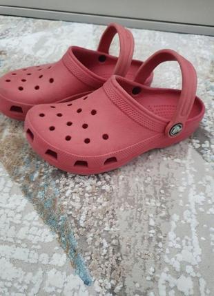 Сандалі для дівчинки  crocs2 фото