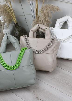 Модная графитовая стеганная женская сумка с цепью (декор)8 фото