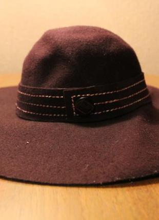 Стильная шляпа для стильной девушки1 фото