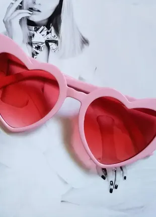 Женские солнцезащитные очки в форме сердца розовый.1 фото