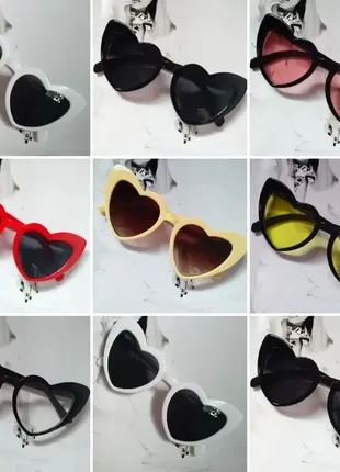 Женские солнцезащитные очки в форме сердца черный+желтый.3 фото