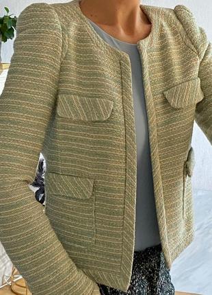 Пиджак жакет блейзер фисташка фисташкового цвета с накладными карманами твид букле золотые нити декор zara1 фото
