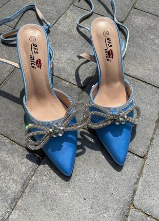 Туфли на каблуках с  бантиком женские атласные8 фото