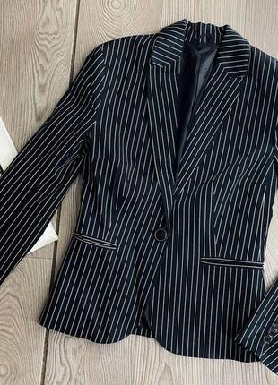 Шикарный черный пиджак жакет в полоску3 фото