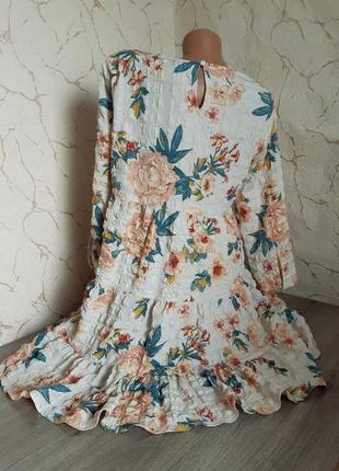 Платье фактурной ткани,бежевое в цветочный принт,48 р3 фото