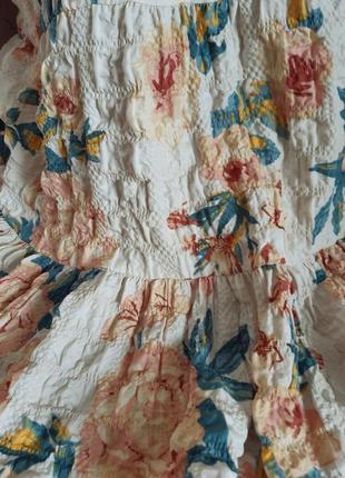 Платье фактурной ткани,бежевое в цветочный принт,48 р4 фото