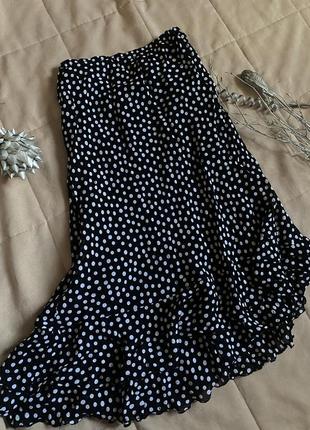 Дуже гарна чорно біла трендова міді спідниця в горох легка ніжна юбка з рюшами1 фото