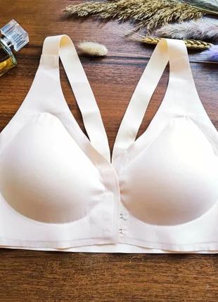 Бесшовный бюст с  застежкой спереди
