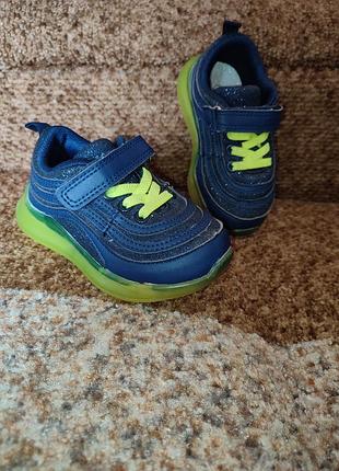 Кроссовки на мальчика