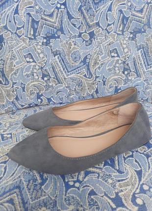 Дуже гарні сірі замшеві туфлі балетки черевики сліпони лофери 23см