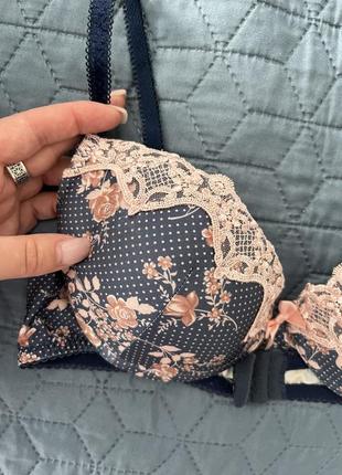 Бюстгальтер, бюст