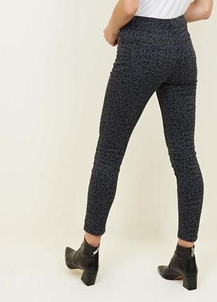 Трендовые  джинсы  leopard print skinny jeans  от  oasis jeans2 фото