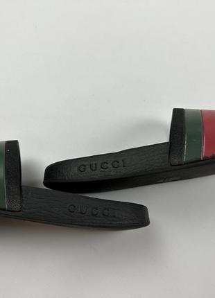 Gucci резиновые шлепанцы с контрастной отделкой3 фото