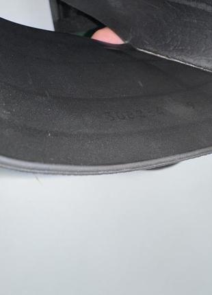 Gucci резиновые шлепанцы с контрастной отделкой8 фото