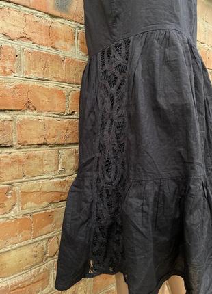 Черное платье с ажурными вставками2 фото