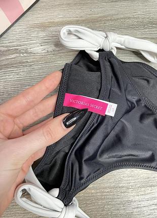 Чорні з білим трусики низ купальника труси з бантиками розмір s victoria secret3 фото
