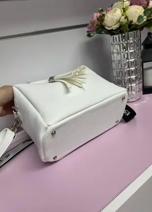 Біла — стильна якісна сумка lady bags на два відділення з двома знімними ременями5 фото