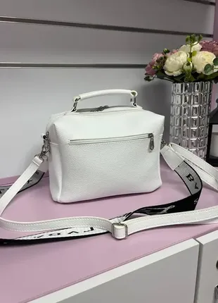 Біла — стильна якісна сумка lady bags на два відділення з двома знімними ременями4 фото