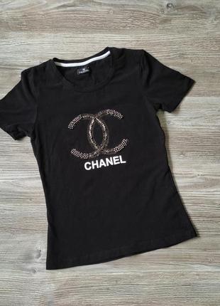 Жіноча футболка в стилі chanel