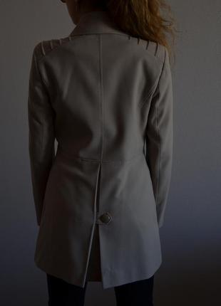 Плащ-пальто бежевого цвета warehouse5 фото
