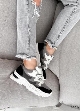 Белые стильные кроссовки lessy с черными и серыми вставками3 фото